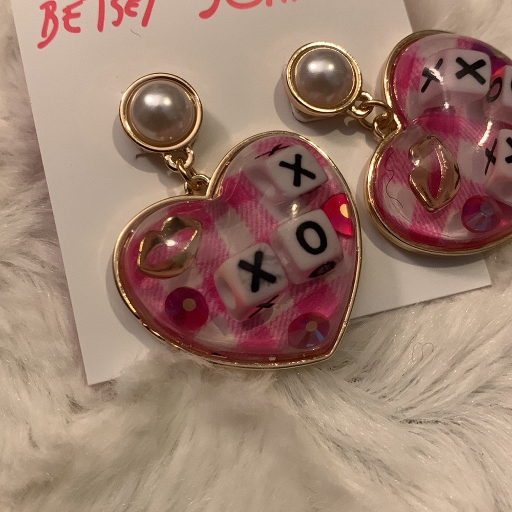 NWT $55 Betsey Johnson XOX Heart Drop Valentines Day Earrings - Picture 7 of 9